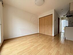 ブロスＦ 205 2階ワンルームのリビング/ダイニング