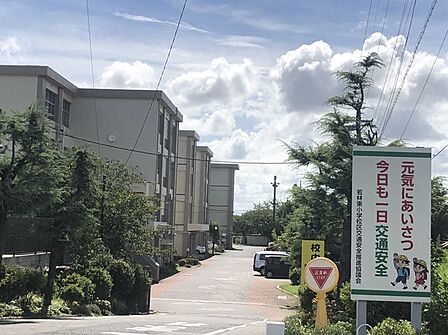 若林東小学校まで 1300m 徒歩約17分●◎校訓「自らやりぬく」「あいさついっぱい若東」をテーマに進んであいさつをする児童を育成しています。