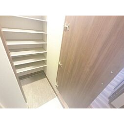 Ｄ−ＲＯＯＭ羅漢町