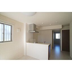 エバービューティクル 101 1階1LDKのリビング/ダイニング