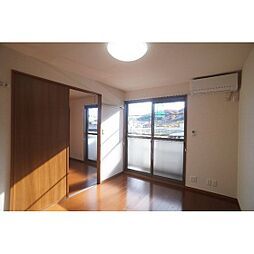 シャン・ド・フルール 102 1階2DKのリビング/ダイニング