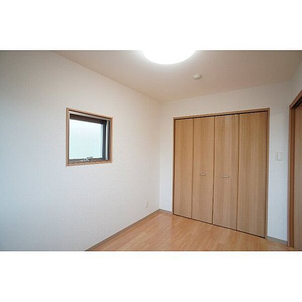 レヴィーナミエ