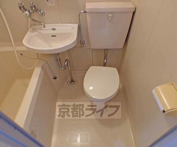 画像15:トイレまわりもゆとりがあります。