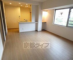 イーグルコート烏丸御池 302 3階2LDKのリビング/ダイニング