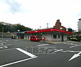 木津梅美台郵便局まで411m