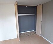 奥行きある収納