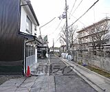 目の前の道路です。