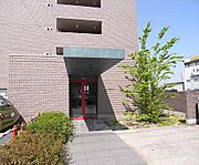 エントランスもしっかりしています。