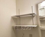 洗濯機置場うえの収納です・
