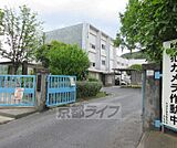 志賀小学校まで692m