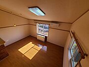 ロフトより居室全景