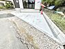 駐車場：生活に欠かせない駐車スペース。