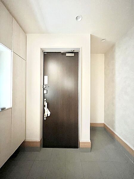 玄関を拡大表示