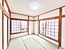 室内：リビング隣接の和室は毎日の暮らしに癒しと安らぎをもたらしてくれます