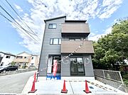 洗練された外観、上質な住空間が広がる室内は永く安心して過ごせる住居です。 