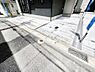 駐車場：2台（車種による）駐車可！ご家族みんなの自転車も置ける広々カースペース。