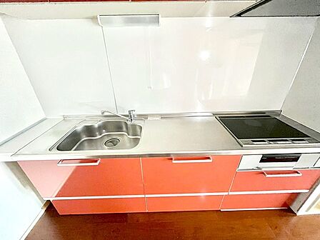 毎日使うキッチンだから、使いやすさ&お手入れのしやすさにこだわりました。