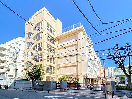 中学校 1040m 台東区立浅草中学校