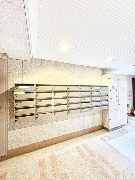 宅配BOX完備で不在の時もお荷物を受け取れます