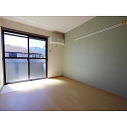 ラ・アンソレイユＢ 2階2DKのリビング/ダイニング