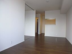 マナ・シュロス 202 2階1LDKのリビング/ダイニング