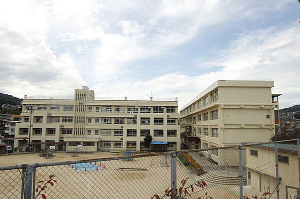画像19:小学校「広島市立安小学校まで475ｍ」