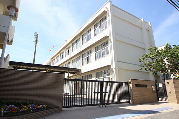 画像23:小学校「広島市立川内小学校まで1107ｍ」
