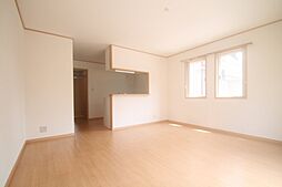 シャレーミヤモトC 1階2LDKのリビング/ダイニング