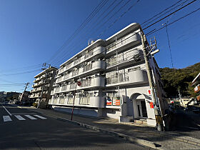 ヴィラ二葉の里  ｜ 広島県広島市東区二葉の里2丁目（賃貸マンション1K・1階・24.75㎡） その1