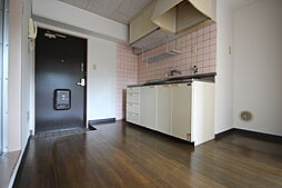 ハイネス江波 4階1Kのリビング/ダイニング