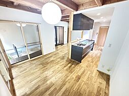 breeze court 参番館　B棟 3LDKのリビング/ダイニング