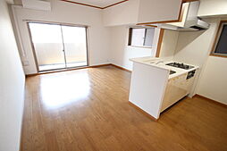 サムティレジデンス平和大通り 8階ワンルームのリビング/ダイニング