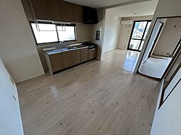 ハイカムール玉木 3階2LDKのリビング/ダイニング