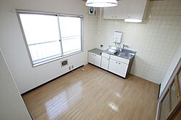 隅本ビル 2階3DKのリビング/ダイニング