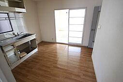 ファミーユ阿品　B棟 1階3DKのリビング/ダイニング