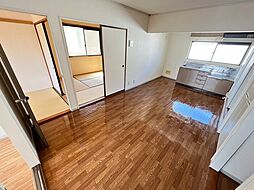 ファミールNISHIKAWA 1階3LDKのリビング/ダイニング