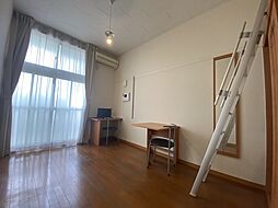 レオパレスKUSUNOKI 1階1Kのリビング/ダイニング