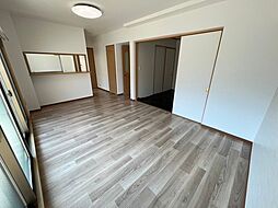 ネオス中筋 2階3LDKのリビング/ダイニング