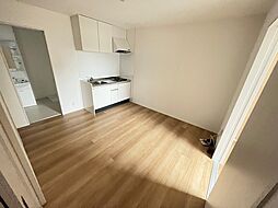 ロイヤルヴィラ緑井　B棟 2階1DKのリビング/ダイニング