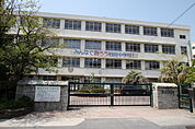 中学校「広島市立観音中学校まで1201ｍ」