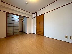 ピュアシティ 4階1Kのリビング/ダイニング