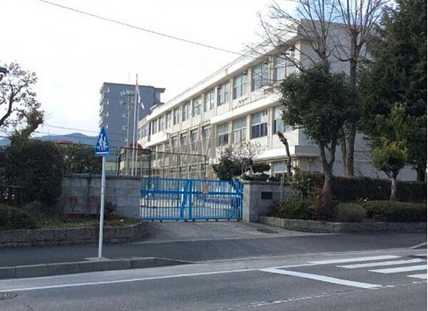 画像17:小学校「広島市立天満小学校まで723ｍ」
