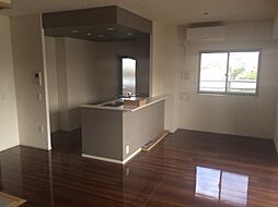 サーパス平和公園 7階4LDKのリビング/ダイニング