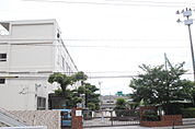 小学校「広島市立荒神町小学校まで961ｍ」