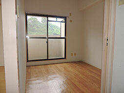 ハイネス江波 5階2DKのリビング/ダイニング