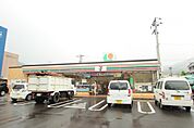 コンビニ「セブンイレブン広島山本1丁目店まで327ｍ」