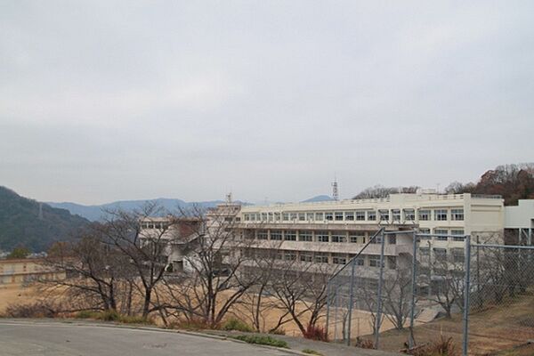 画像22:中学校「私立広島城北中学校まで936ｍ」