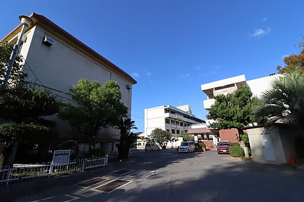 画像21:小学校「広島市立矢野西小学校まで1537ｍ」