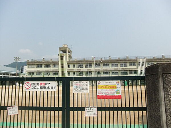 画像15:小学校「広島市立原小学校まで456ｍ」