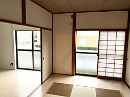 岡本貸家 4LDKのリビング/ダイニング